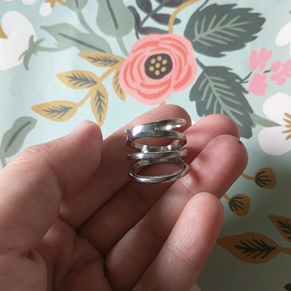 Size 7 silver multilayered ring - Picture 4 of 4